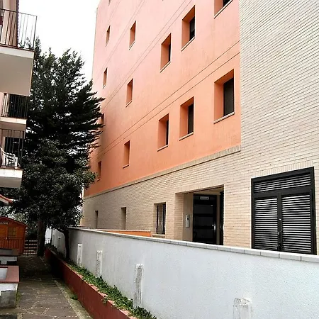 Ar Eton Apts. 5* יורט דה מאר